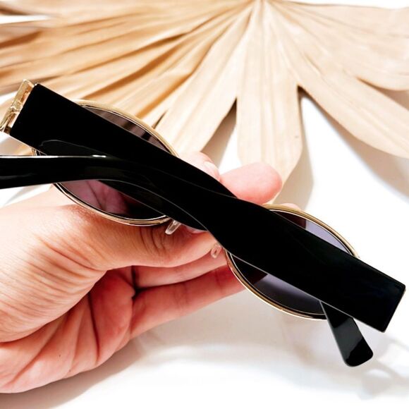 Minimalist black sunglasses E3 - Picture 2 of 2